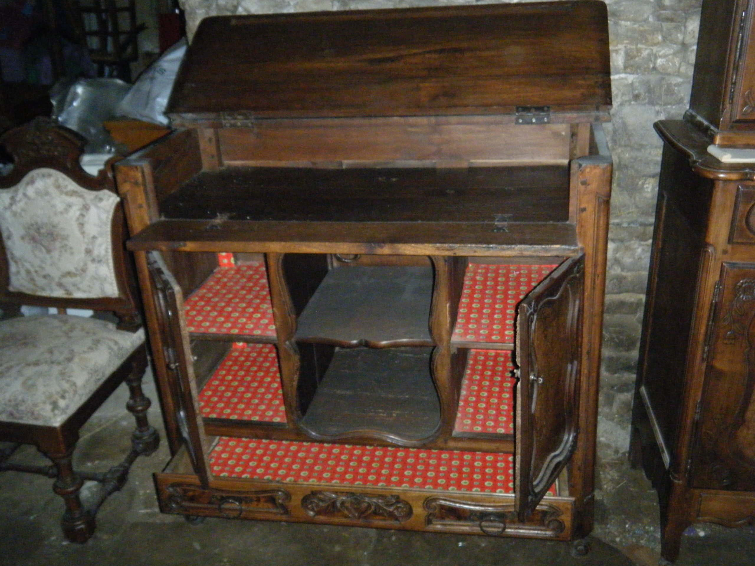 Meuble bas style Louis XV