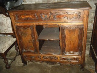 Meuble bas style Louis XV