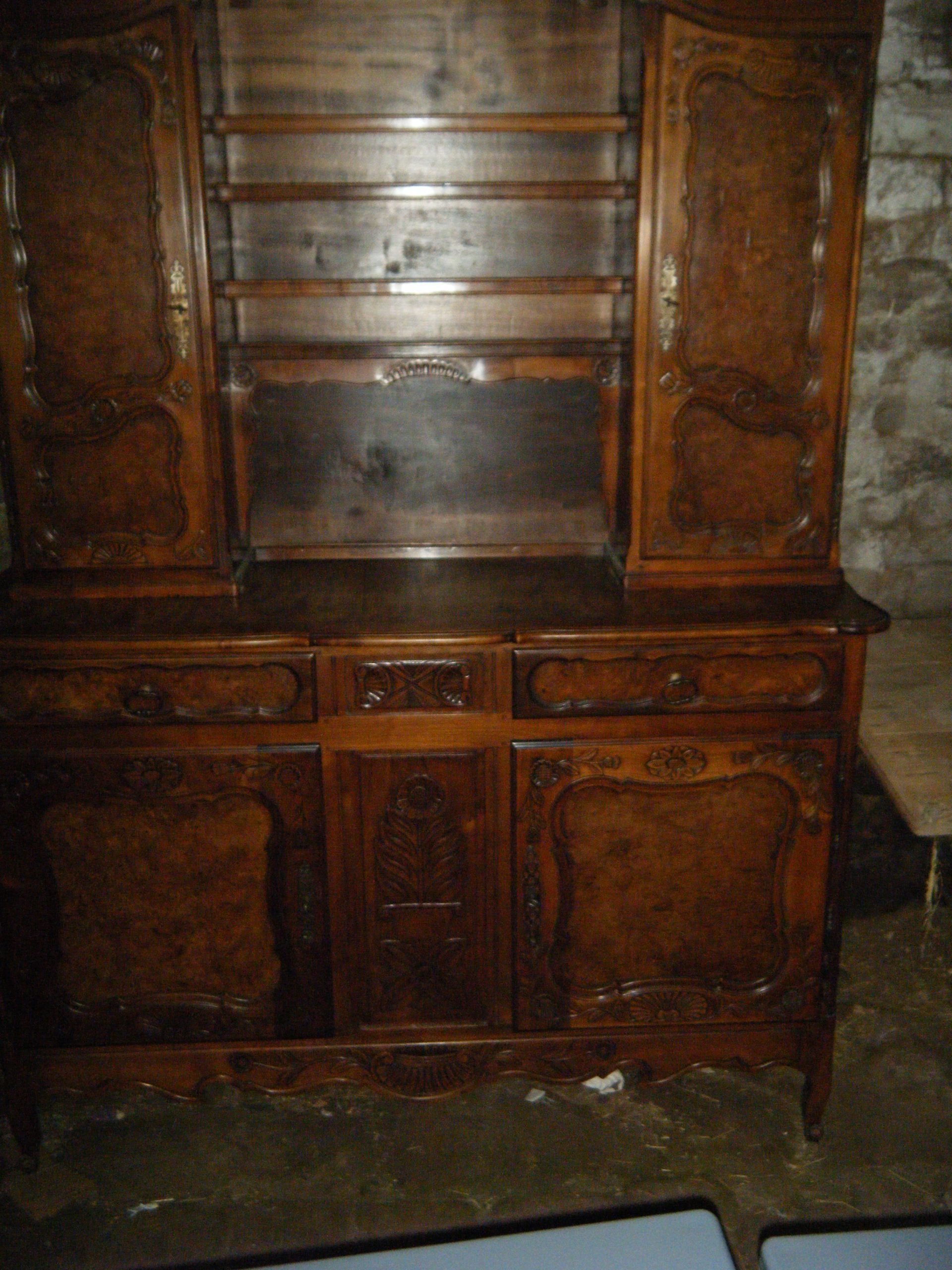 Vaisselier style Louis XV